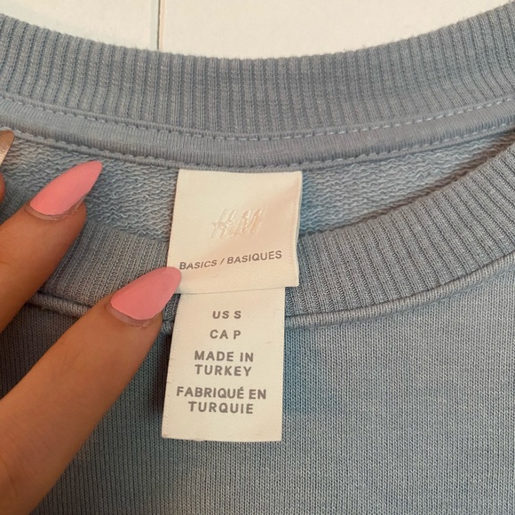 Light Blue H&M Crewneck - Picture 2 of 3